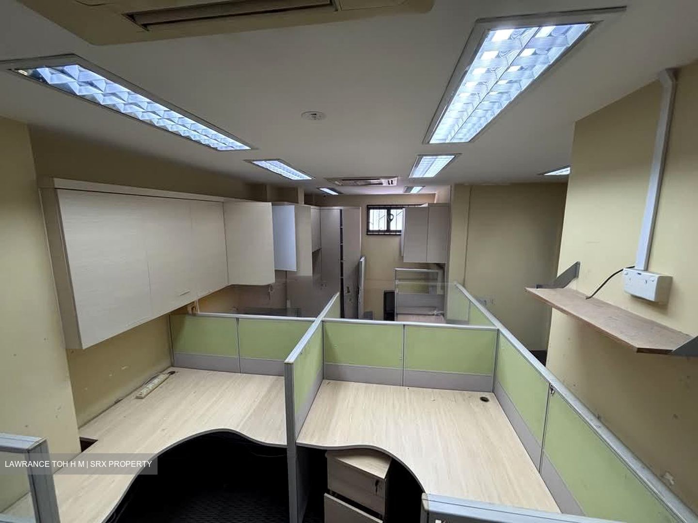 Hougang Avenue 3 (D19), Shop House #555328931